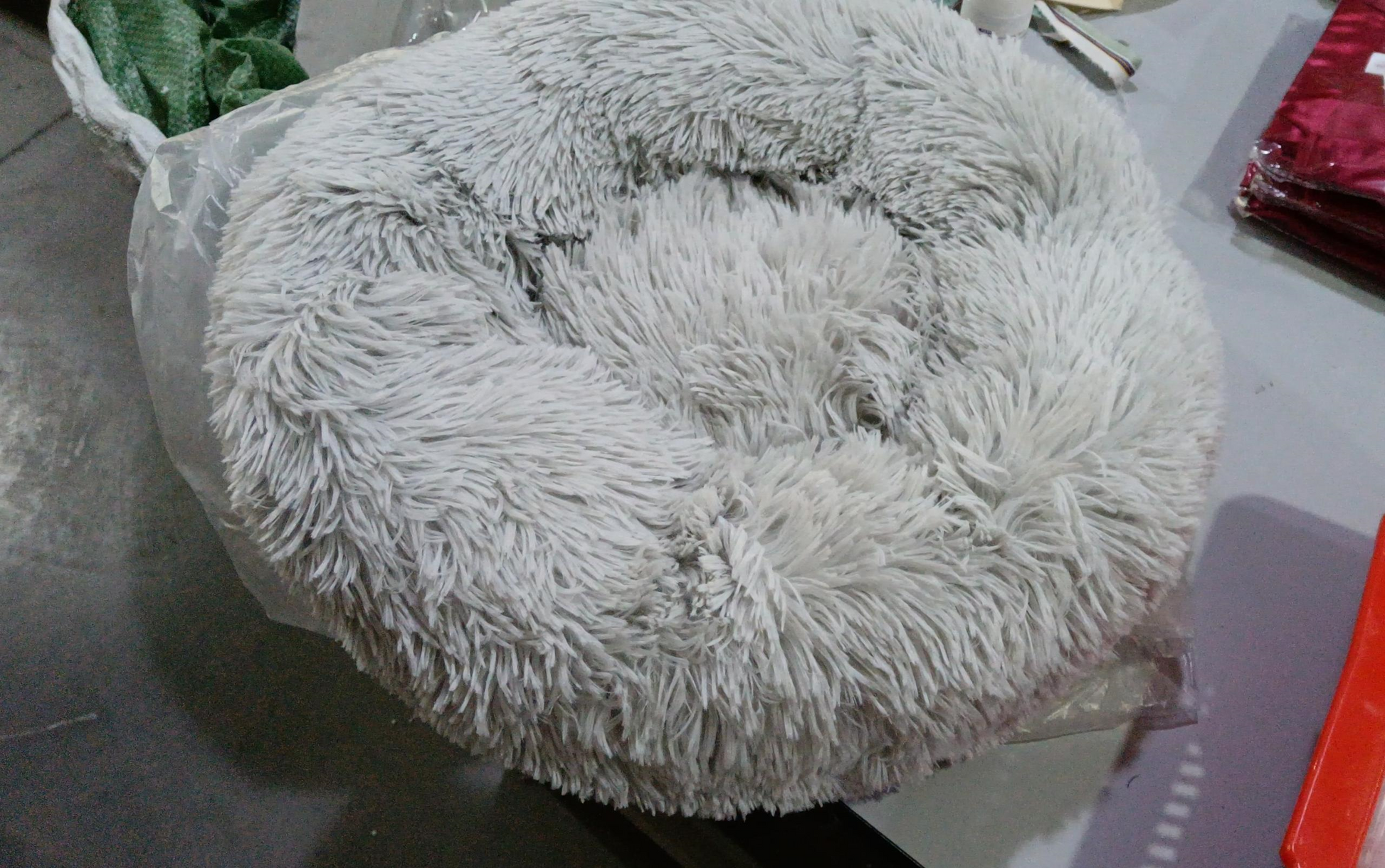 Cozy Round Plush Dog Bed for Small Dogs - Soft Cat Litter Kennel & Puppy Nest Mat